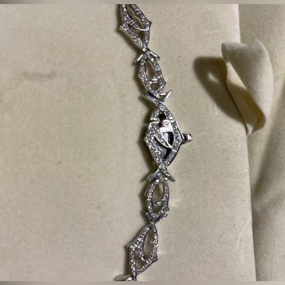 STEPHEN WEBSTER ROSE & THORN DIAMOND NECKLACE EXCELLENT PRISTINE CONDITION!! - Picture 13 of 16